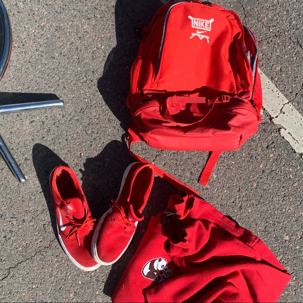 Bundle or sepeeate nike sb nikecourt lrg 00’s